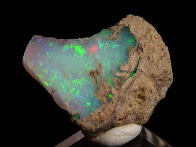 Edelopal roh / Opal Rohstein 24 mm feiner bunter Schimmer