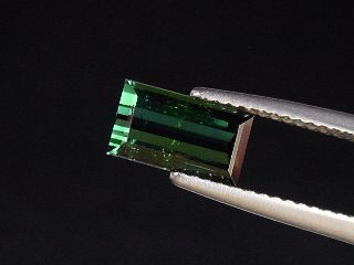 Indigolith / blauer Turmalin 1,60 Ct. Baguette 8,5 x 5 mm Brasilien