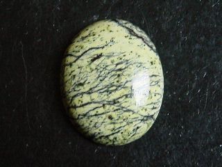 Nephrite Jade in Serpentinite 22,12 Ct. cabochon Canada