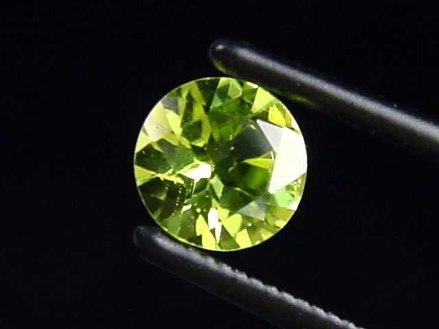 Peridot 0,85 Ct. Apfelgrün - 6 mm Rund Sri Lanka