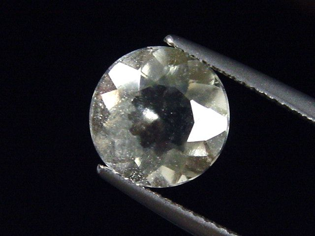 Wüstenglas 2,62 Ct. facettiert Rund - selten