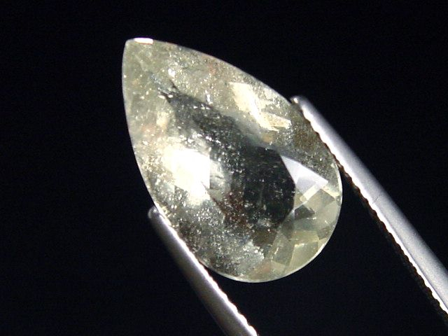 Desert Glass 4,14 Ct. faceted pear - rare