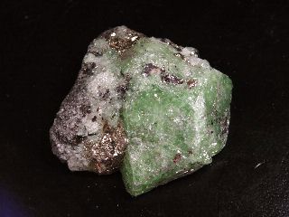 Tsavorit Stufe 4,5 cm - großer Kristall - Kenia