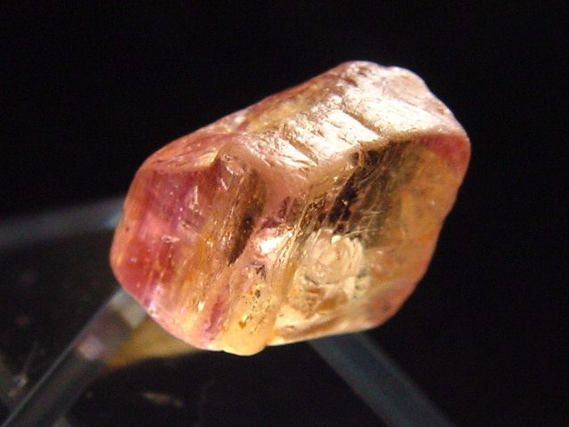 Rose Topaz crystal 10 mm Ouro Preto, Brazil