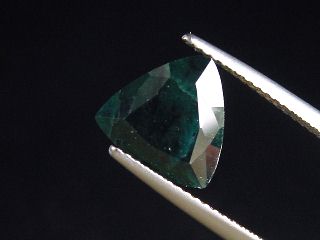 Grandidierite 4,00 Ct. rare faceted trillion Andrahomana, Madag.