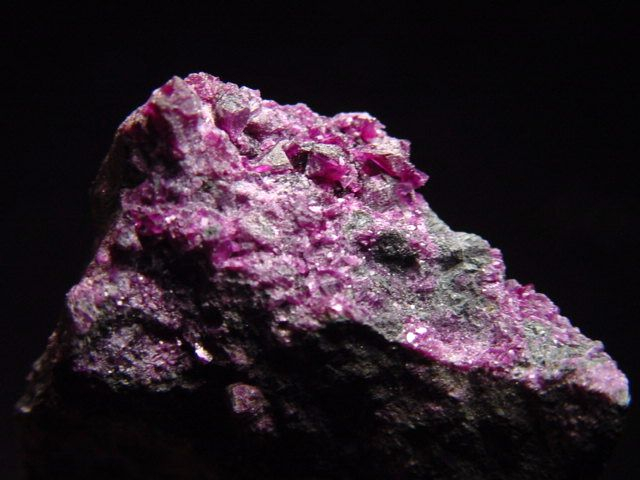 Kämmererite specimen 35 mm - Kop Dag, Turkey
