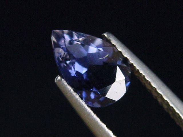 Iolith / Cordierit 1,14 Ct. feines Violett 9 x 6 mm Tropfen - B-Qualität