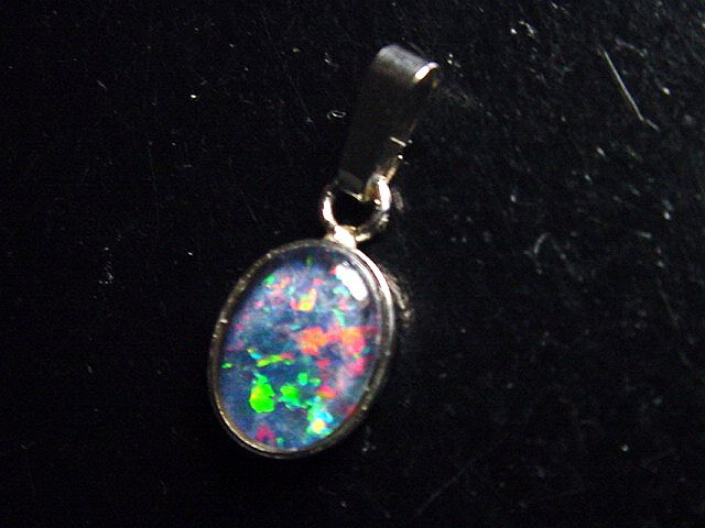 Opal pendant 10 x 8 mm oval cabochon triplet - Australia