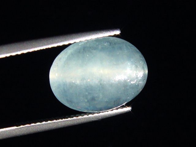 Aquamarine cat's eye 9,53 Ct. - oval cabochon Brazil