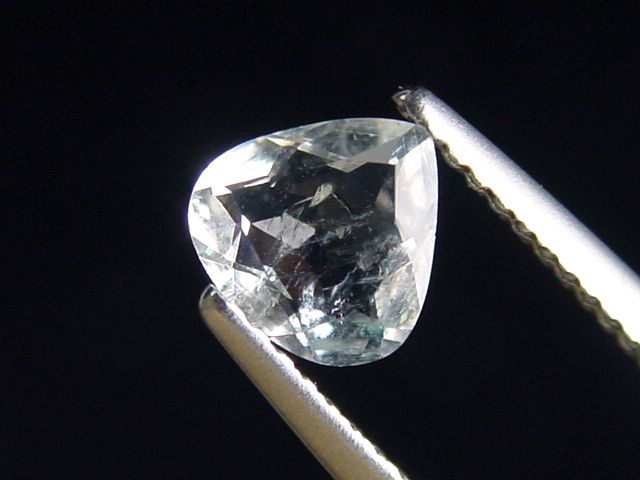 Euclase 0,71 Ct. pear rare - Manuelzinho Equador, Brazil