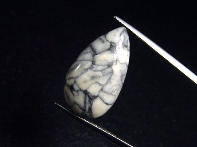 Magnesit 19,79 Ct. Tropfen Cabochon - Hohentauern, Österreich