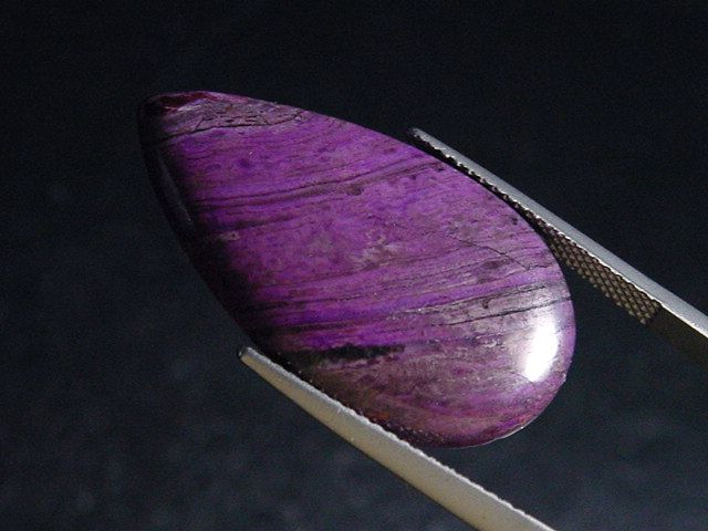 Sugilit 15,79 Ct. Tropfen Cabochon - Wessels mine, Kuruman, Südafrika