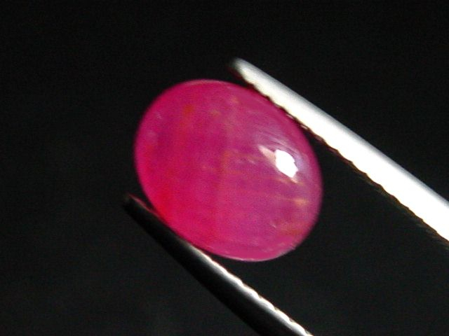 Rubin 3,54 Ct. Naturfarbe 9 x 7 mm Oval Cabochon Tansania