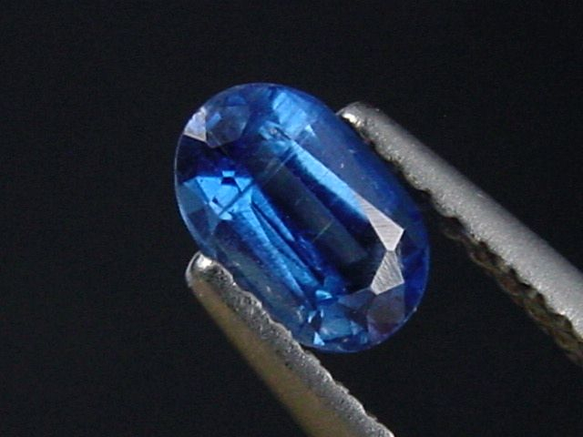 Kyanit / Disthen 0,62 Carat feines Blau Oval
