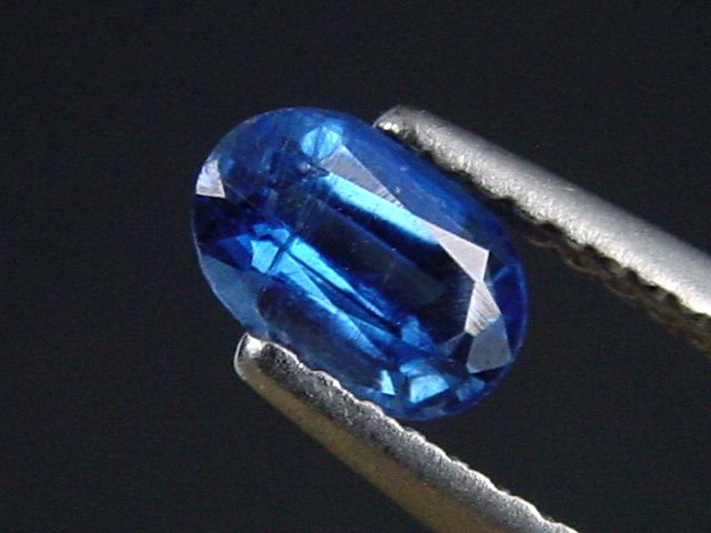 Kyanit / Disthen 0,62 Carat feines Blau Oval