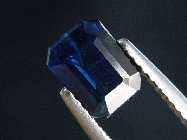 Blue Sapphire 1,35 Ct. octagon