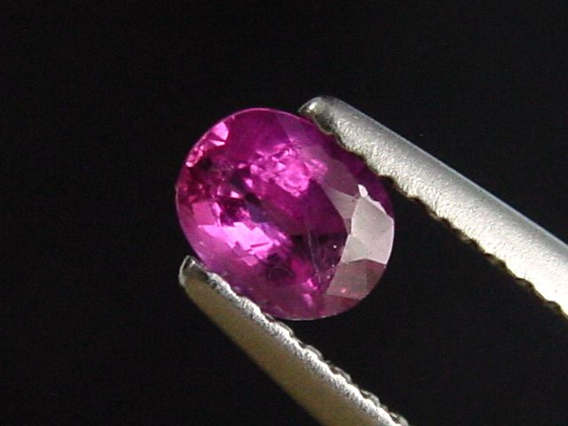 Rubin 0,43 Ct. Oval 5 x 4 mm Sri Lanka