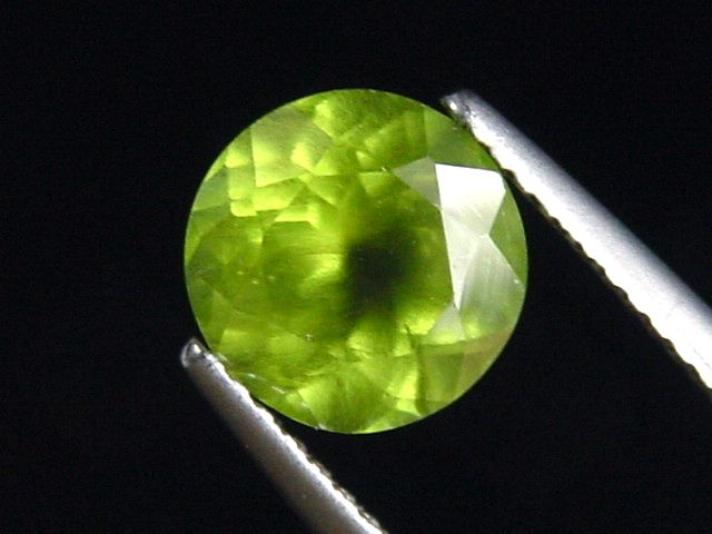 Peridot 2,50 Ct. Apfelgrün - 8 mm Rund Sri Lanka