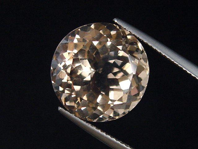 Topas 16,25 Ct. hellbraun Naturfarbe 15 mm Rund