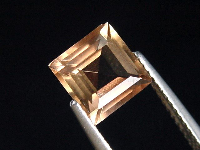 Topaz 2,52 Ct. brown square