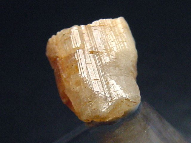 Phenakite crystal 11 mm - Piracicaba, Minas Gerais, Brazil