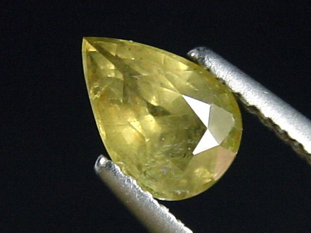 Saphir gelbgrün 1,16 Ct. Naturfarbe Tropfen Tansania