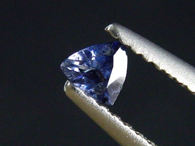 Benitoite 0,18 Ct. trillion faceted - San Benito Co., California, USA