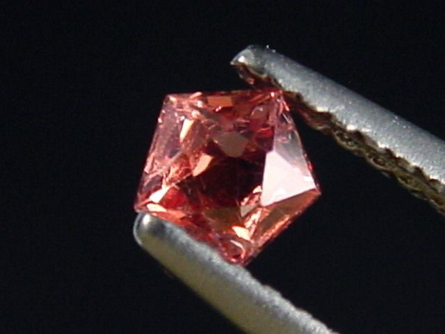 Spinell 0,30 Ct. Sammlerschliff seltene Padparadscha Farbe Sri Lanka