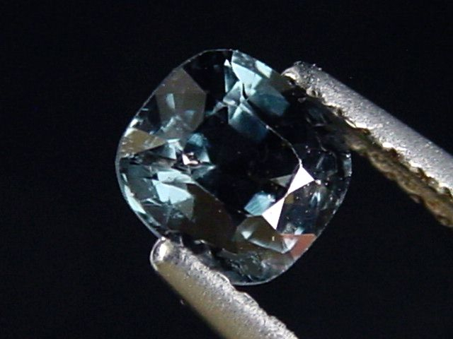 Blue Spinel 0,73 Ct. Sri Lanka B-quality