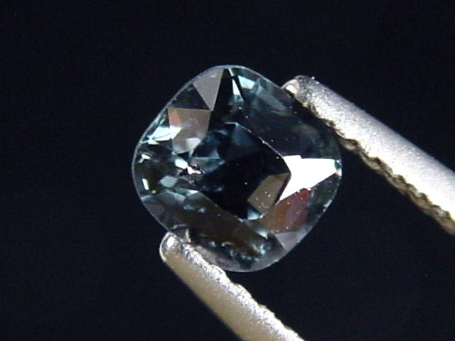 Blue Spinel 0,73 Ct. Sri Lanka B-quality