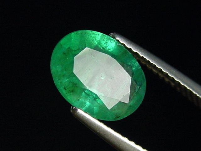 Emerald 2,10 Ct. fine green oval Colombia