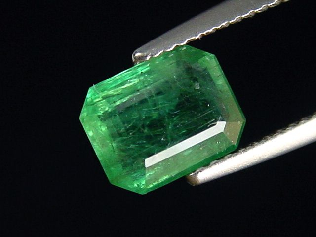 Emerald 1,90 Ct. fine green octagon Colombia