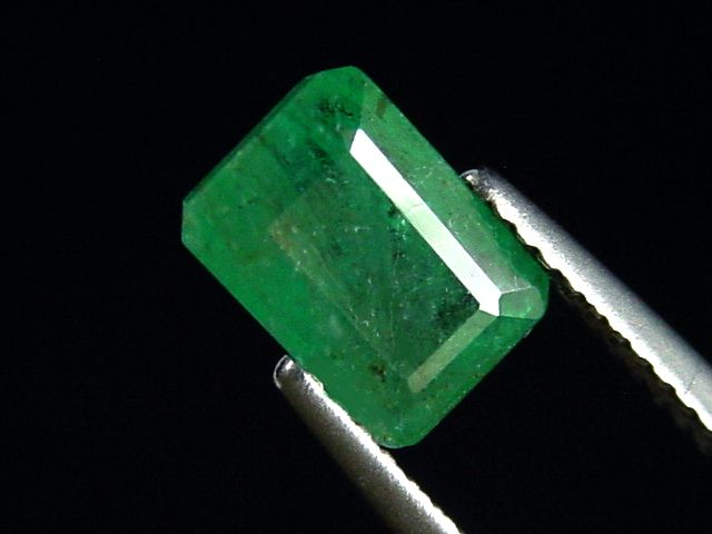 Emerald 1,67 Ct. fine green octagon Colombia