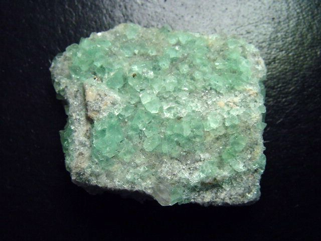 Fluorit Stufe 46 mm weiße und blaugrüne Kristalle - Asturien, Spanien