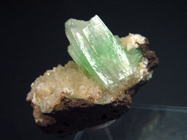 Apophyllit Stufe 40 mm zweifarbiger Kristall blaugrün Indien