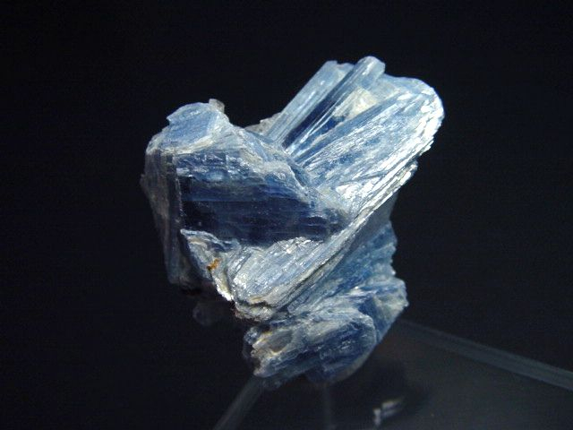 Kyanit / Disthen Kristallgruppe Stufe 29 mm - Minas Gerais, Brasilien