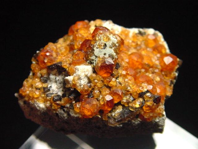 Spessartit Granat Stufe 33 mm - China