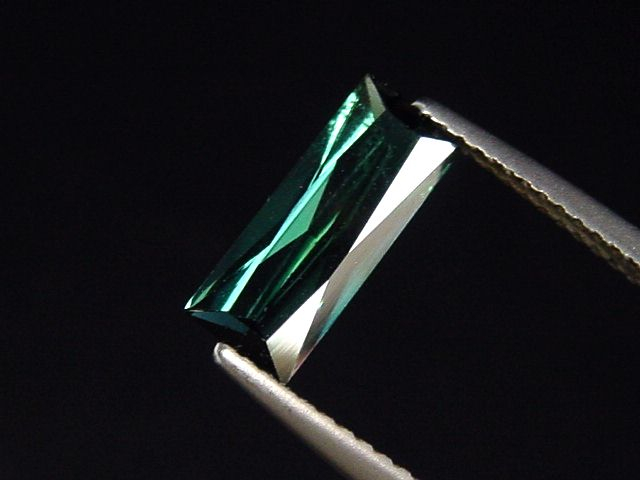 Indigolith / blauer Turmalin 1,34 Ct. Baguette 11 x 4,5 mm Brasilien