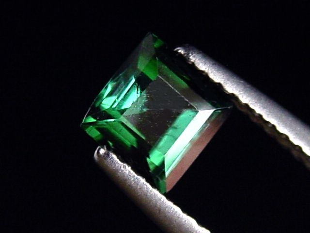 Indigolith / blauer Turmalin 0,85 Ct. Carree 5 x 5 mm Brasilien