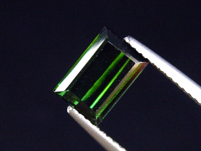 Verdelith / grüner Turmalin 1,60 Ct. Baguette 8,5 x 5,5 mm Brasilien
