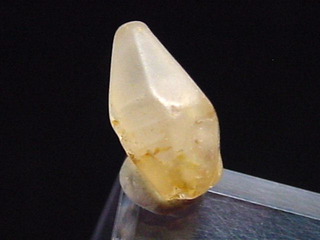 Sapphire crystal 9 mm - Ratnapura, Sri Lanka