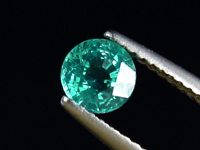 Apatite 0,70 Ct. turquoise blue - round