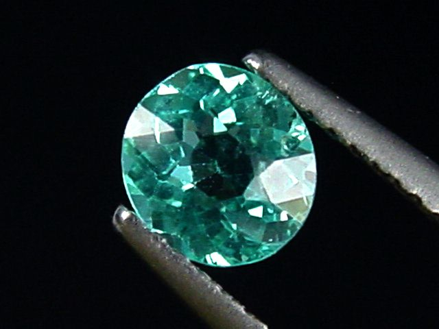 Apatite 0,71 Ct. turquoise blue - oval