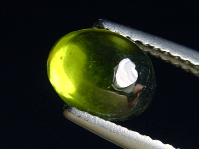 Vesuvianit / Idokras 1,78 Ct. Oval Cabochon Sri Lanka
