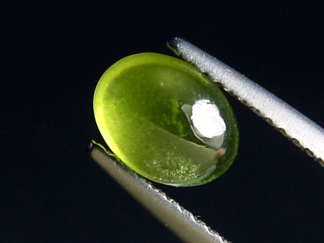 Vesuvianit / Idokras 1,77 Ct. Oval Cabochon Sri Lanka