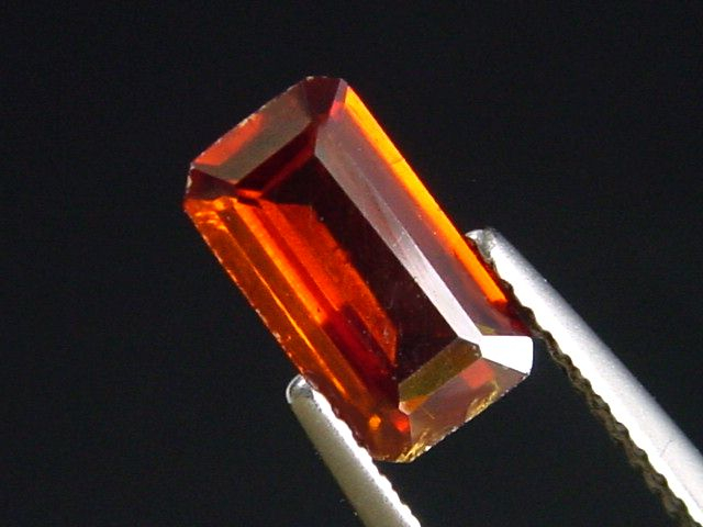 Zincite 2,45 Ct. octagon cut faceted Poland