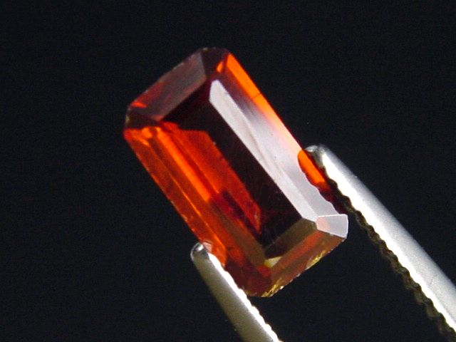 Zincite 2,45 Ct. octagon cut faceted Poland