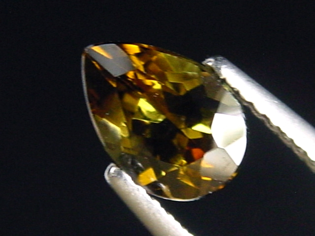Dravit / brauner Turmalin 1,32 Ct. Tropfen 8 x 6 mm Brasilien