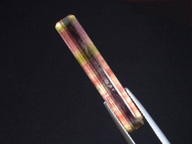 Turmalin 6,31 Ct. mehrfarbig mit feiner Zonierung 33 x 5,5 mm Oktagon Brasilien