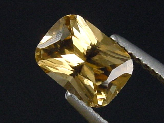 Sinhalite 1,49 Ct. rare cushion cut Sri Lanka